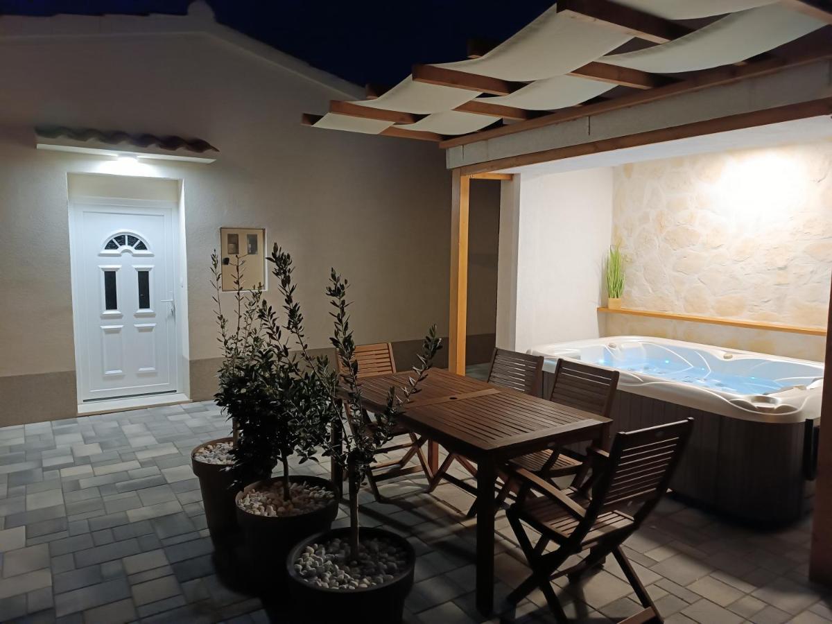 Tonina - House With Terrace, Jacuzzi, Free Parking Daire Split Dış mekan fotoğraf