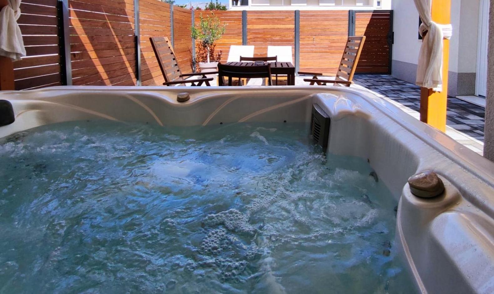 Tonina - House With Terrace, Jacuzzi, Free Parking Daire Split Dış mekan fotoğraf